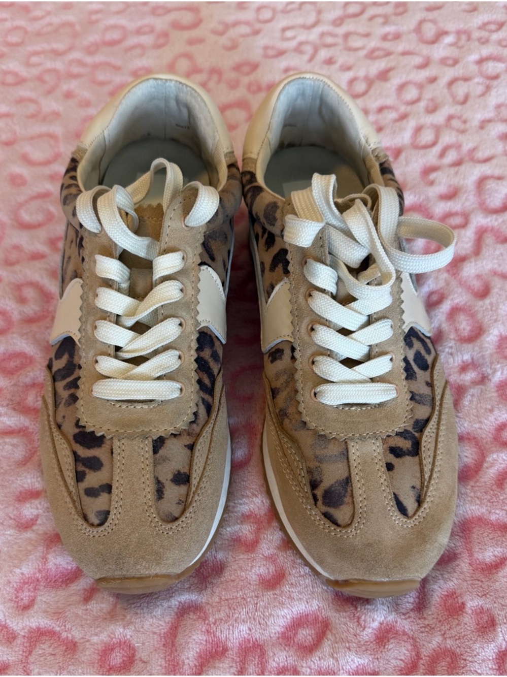 Dolce Vita Beige Leopard Print Tan Sneakers
Women’s Size: 7.5 - Picture 2 of 10
